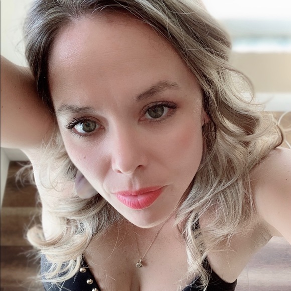 Meet your Posher, Samantha - Picture 2 of 2